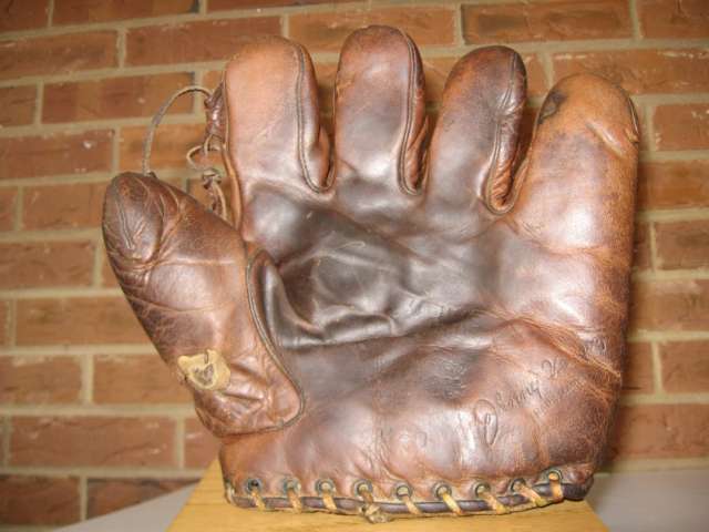 Johnny Vergez Wilson 640 Front